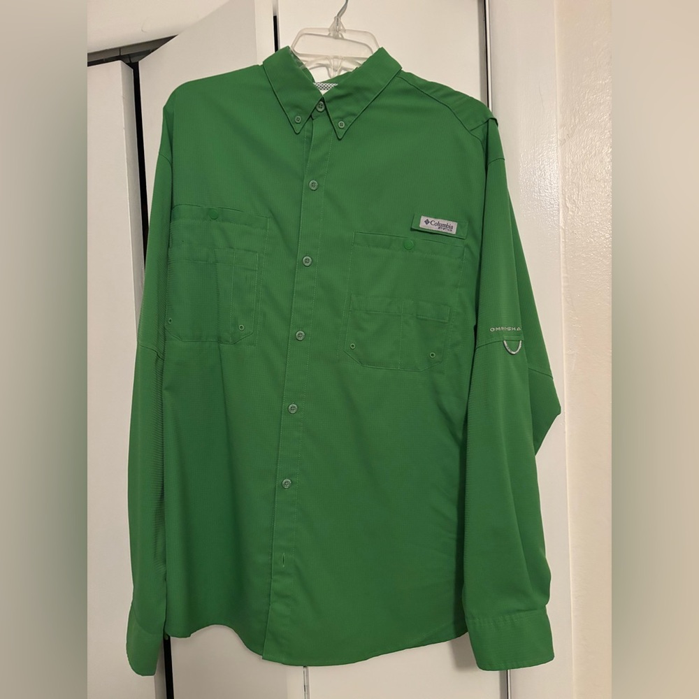 Columbia Men's Vibrant Green Button-Down Shirt